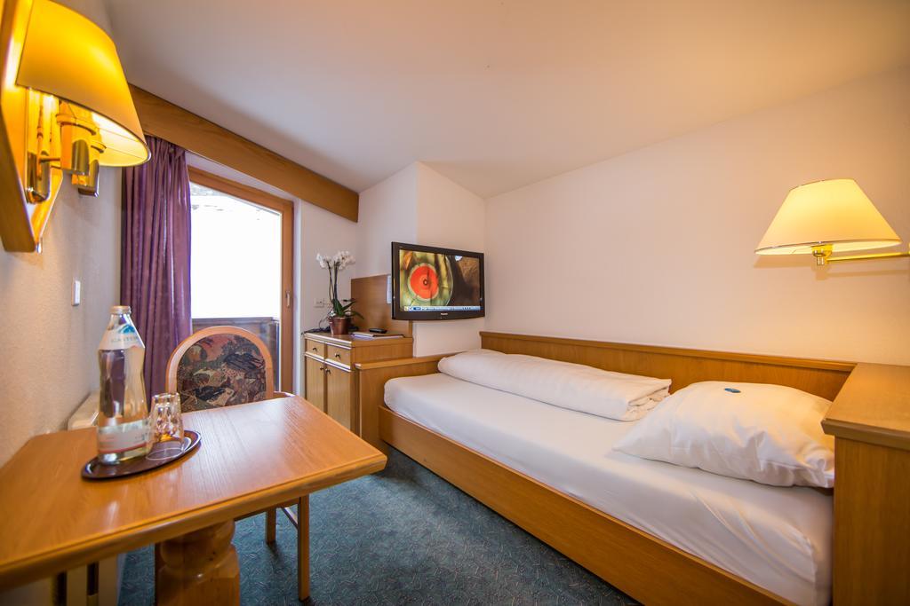 Hotel Cresta Samnaun Habitación foto